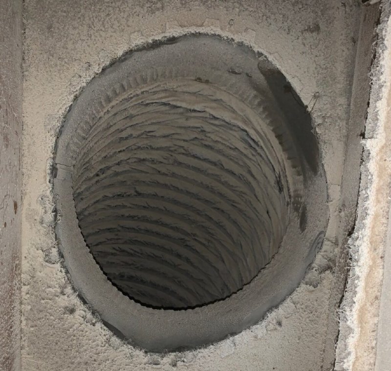 Knott's Property Restoration Services duct cleaning in Stewart and Hopkinsville areas of  Tennessee - a photo of a clean duct.